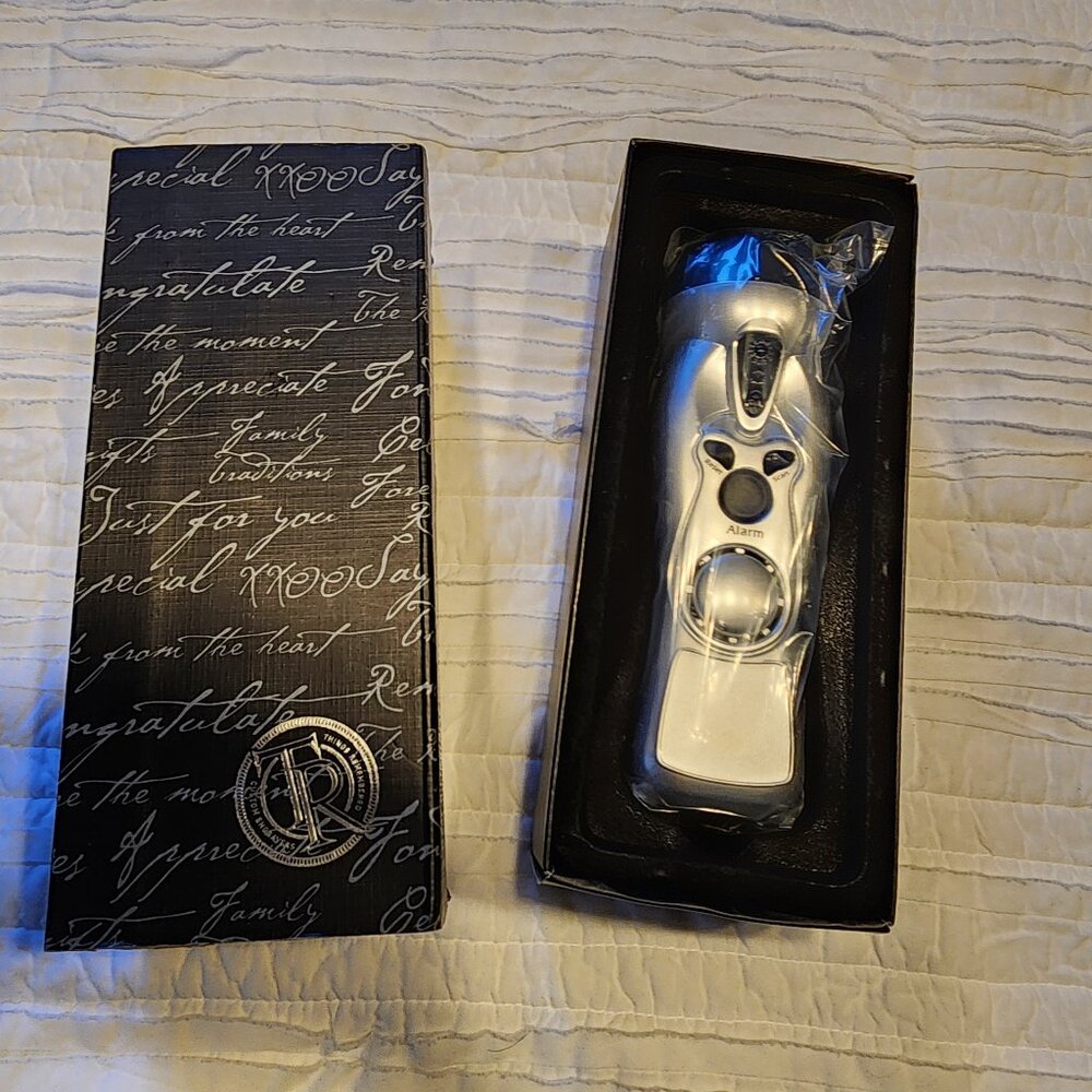 NEW Things Remembered Power Up Crank all-in-one Tool, radio, flashlight, charger